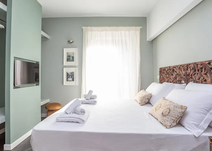 Chic Spanish Steps Retreat Apartment *