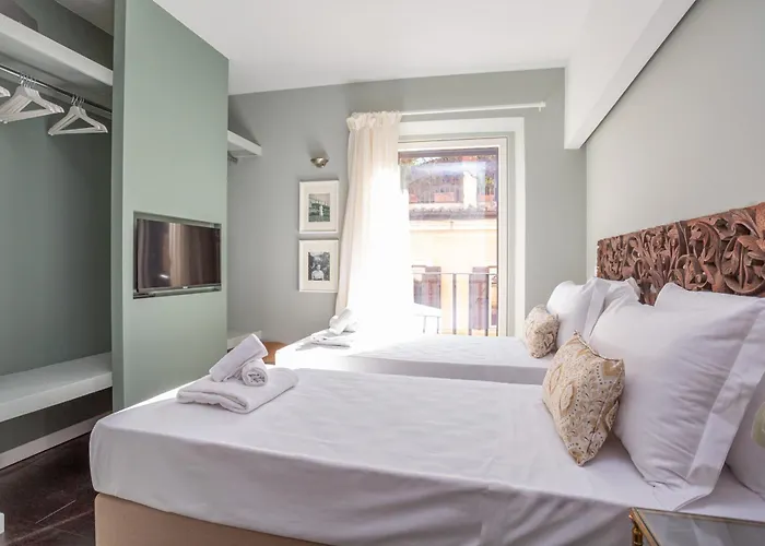 Chic Spanish Steps Retreat * Rom