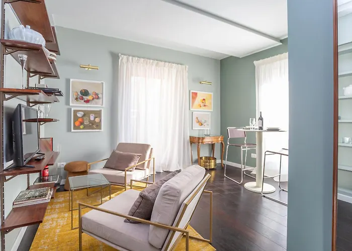 Apartment Chic Spanish Steps Retreat